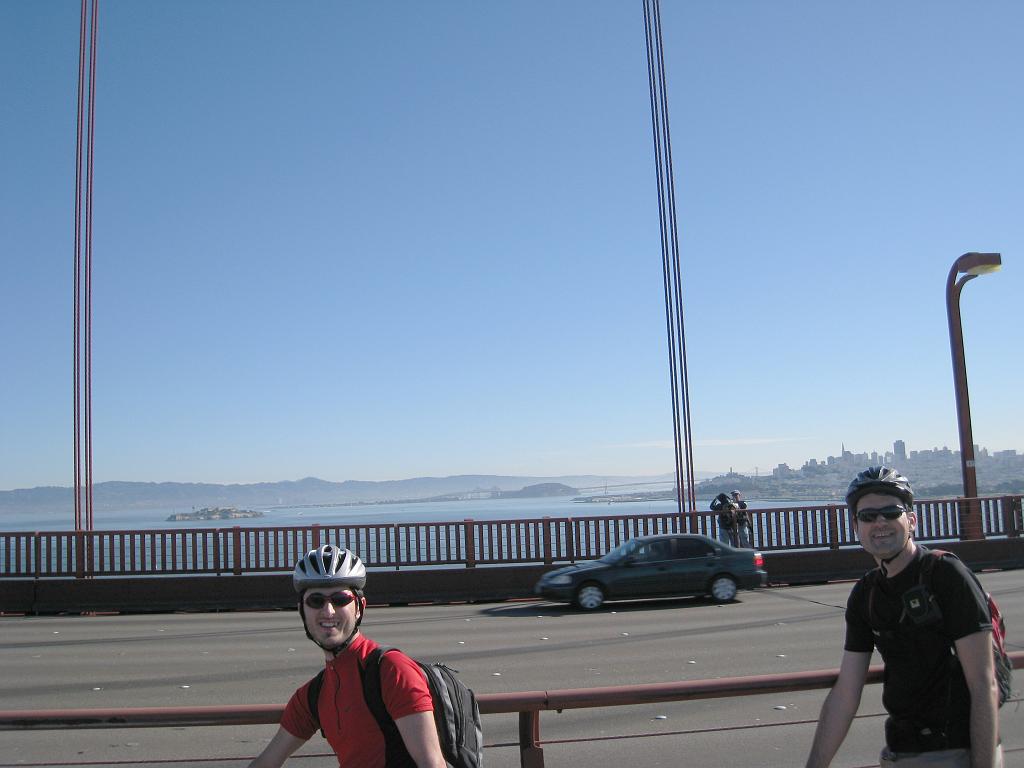 IMG_1909 Dincer and Ergin with view of San Francisco from the Golden Gate Bridge